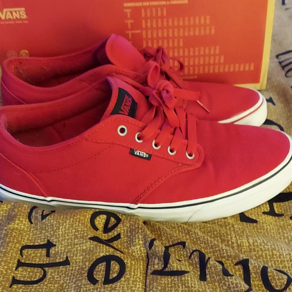 Red vans - Picture 3 of 6